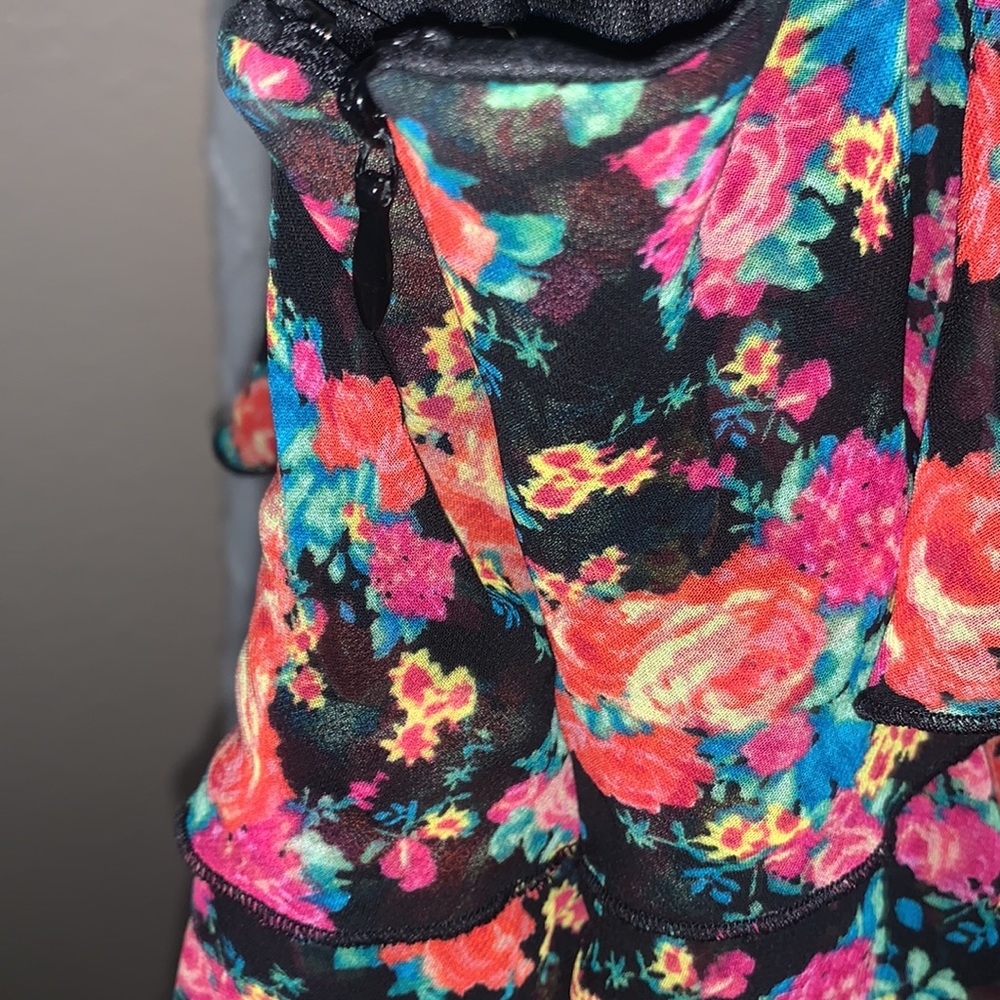 Nine & CO. Ruffled dress - Picture 6 of 6